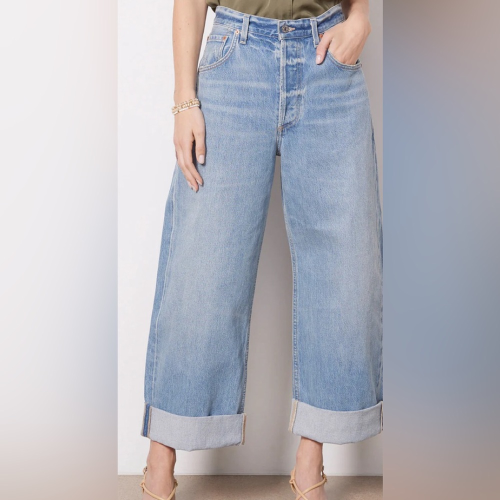 Great jeans literally only worn once,like new!Can be worn uncuffed.No stretch